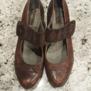 Born Mary Jane leather heels
